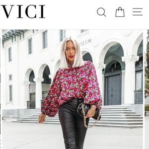 VICI KOURT PRINTED BALLOON SLEEVE TOP